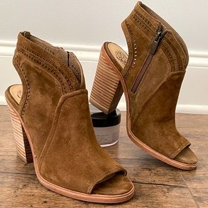 Vince Camuto Koral Peeptoe bootie
